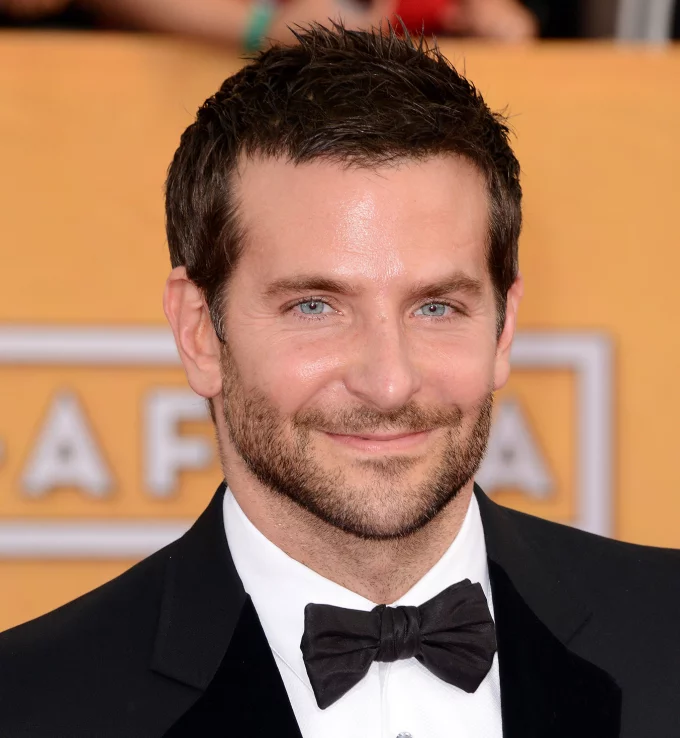 Sexy hairstyle for men: Bradley Cooper's slightly messy short hair