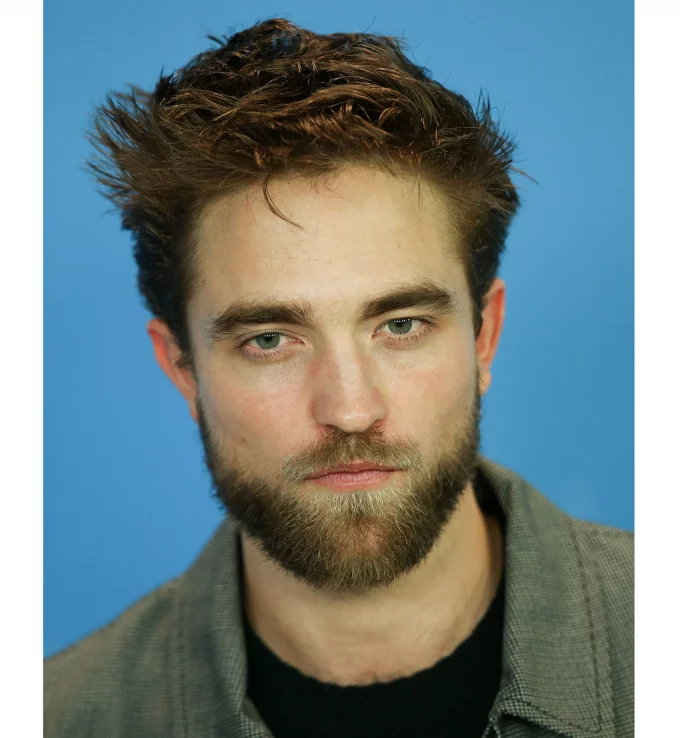 Sexy hairstyle for men: Robert Pattinson's messy hair